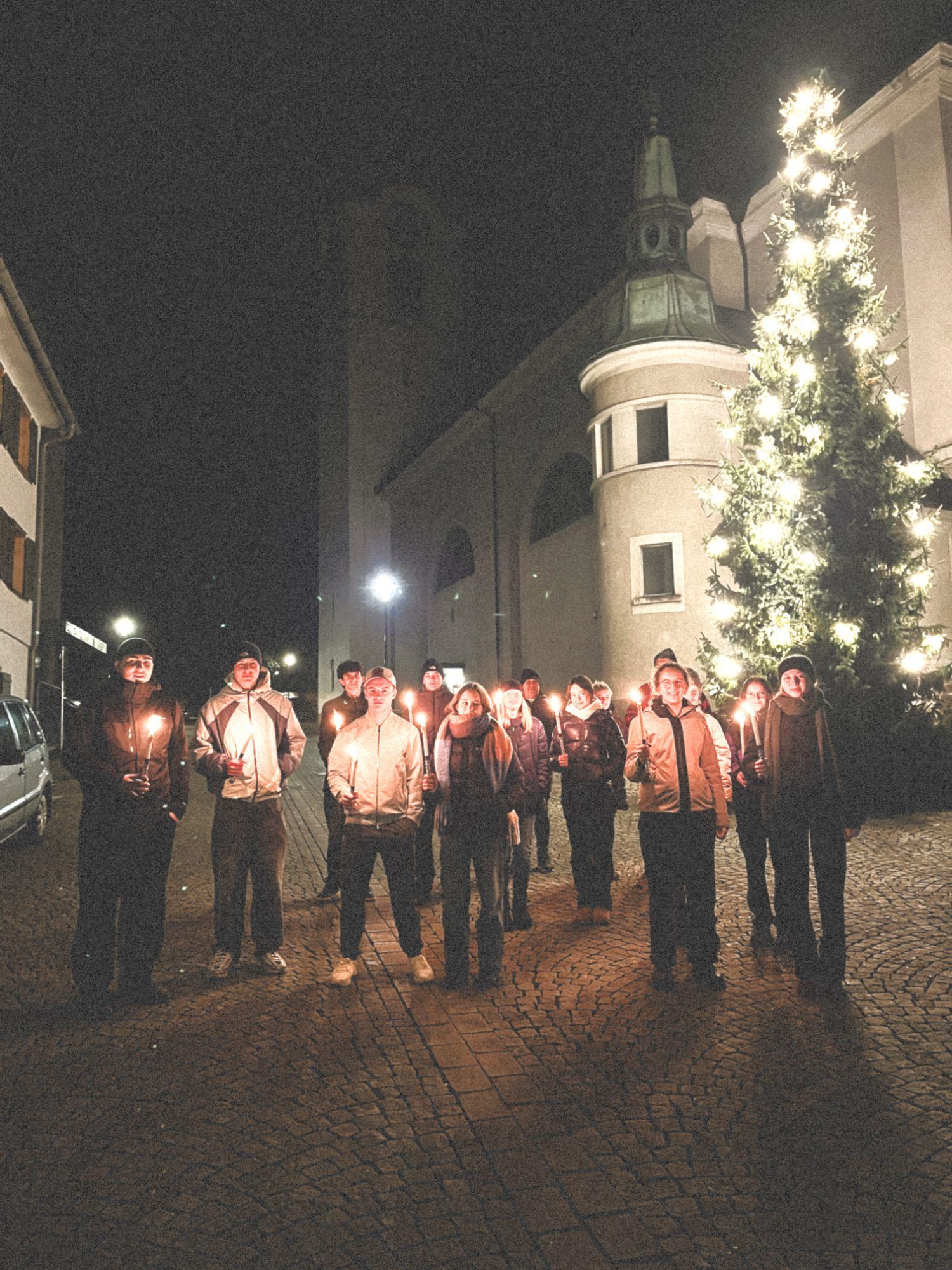 Die Jugendlichen setzen sich am langen Firmweg mit Glaubens- und Lebensfragen auseinander.