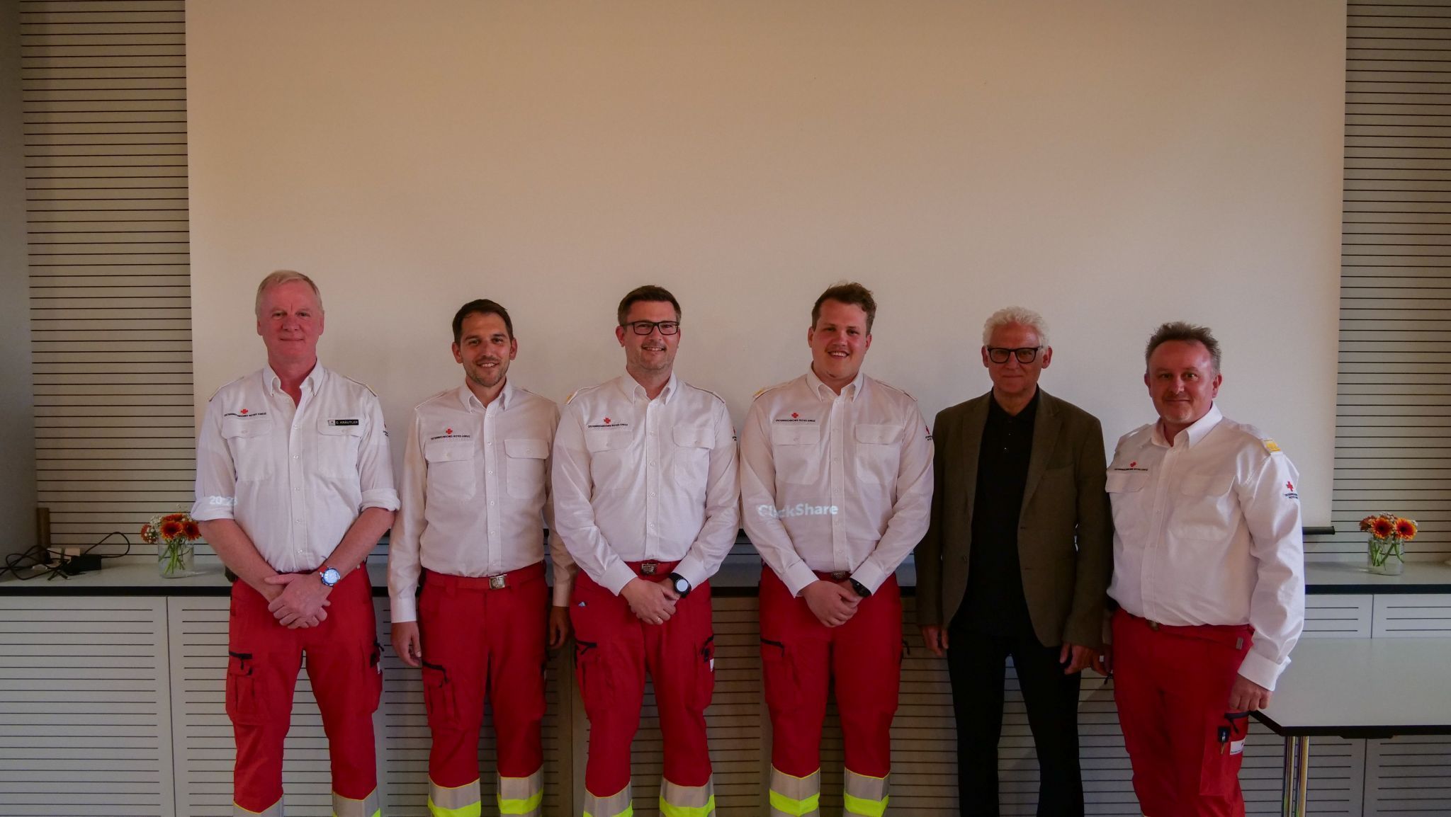 (v.li.) COO Gerhard Kräutler, Altkommandant Michael Rüdisser, Kommandant Stv. Michael Pitterle, Kommandant Stv. Daniel Peter, Präsident Ludwig Summer und Kommandant Stefan Bampi.