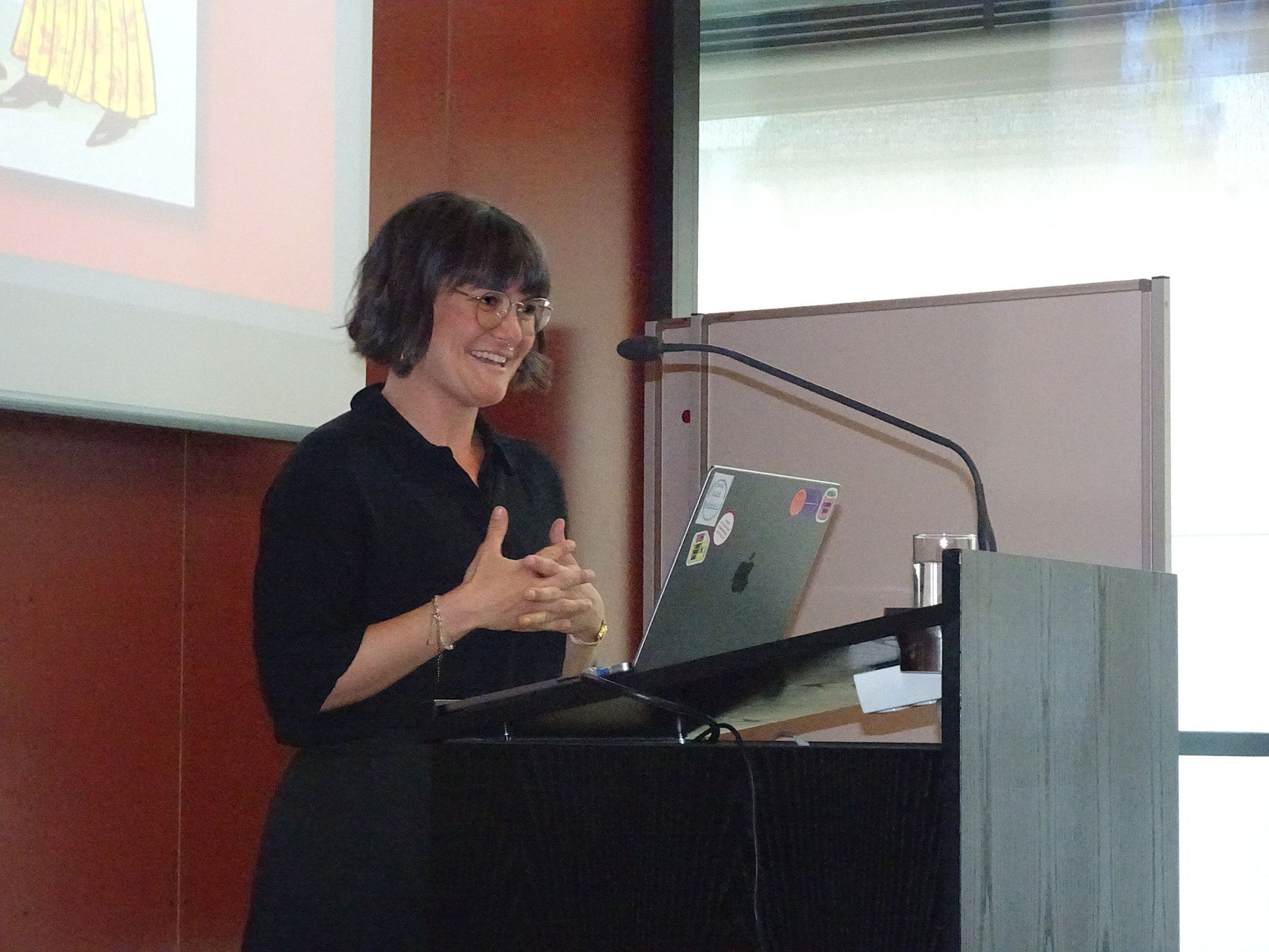 Die Gäste erhielten von Marilena Tumler einen Einblick in die technische Umsetzung des digitalen Rundgangs.