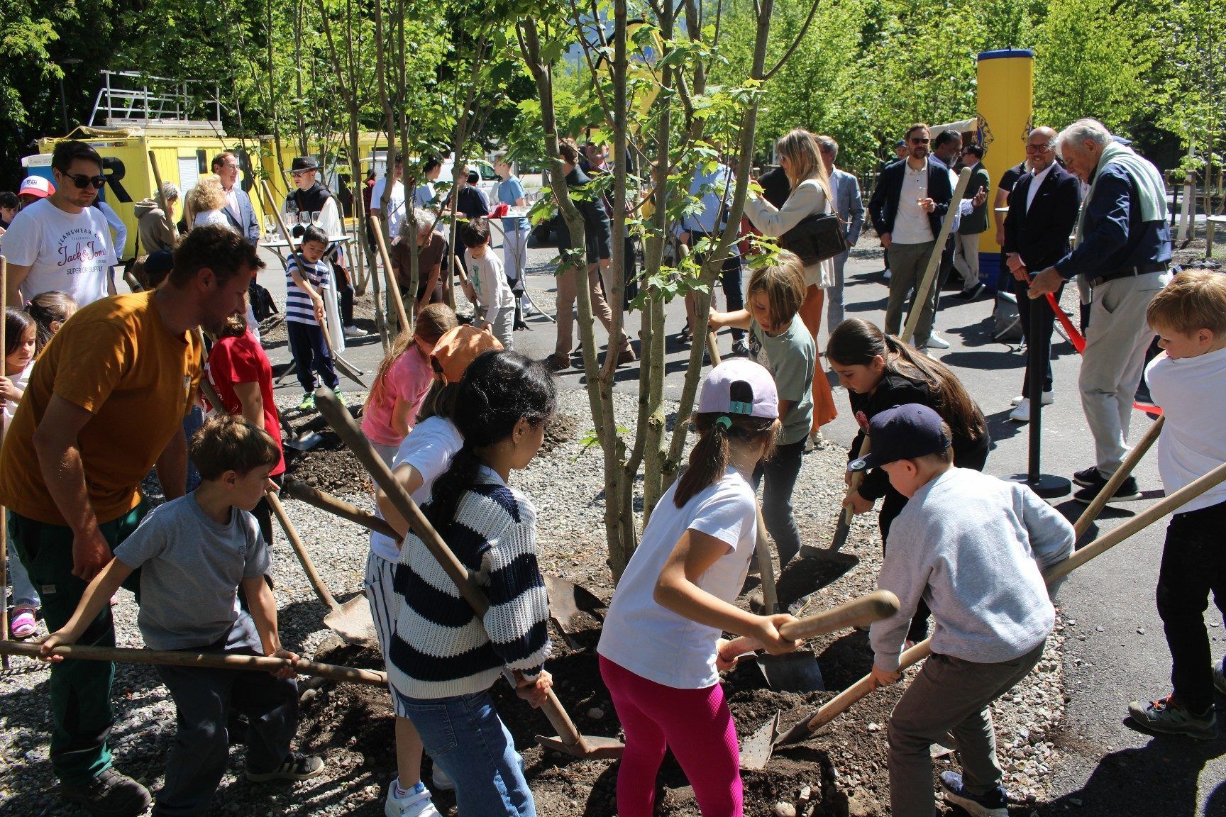 Mit großem Eifer bei der Sache: Schulkinder der Volksschule Schillerstraße.