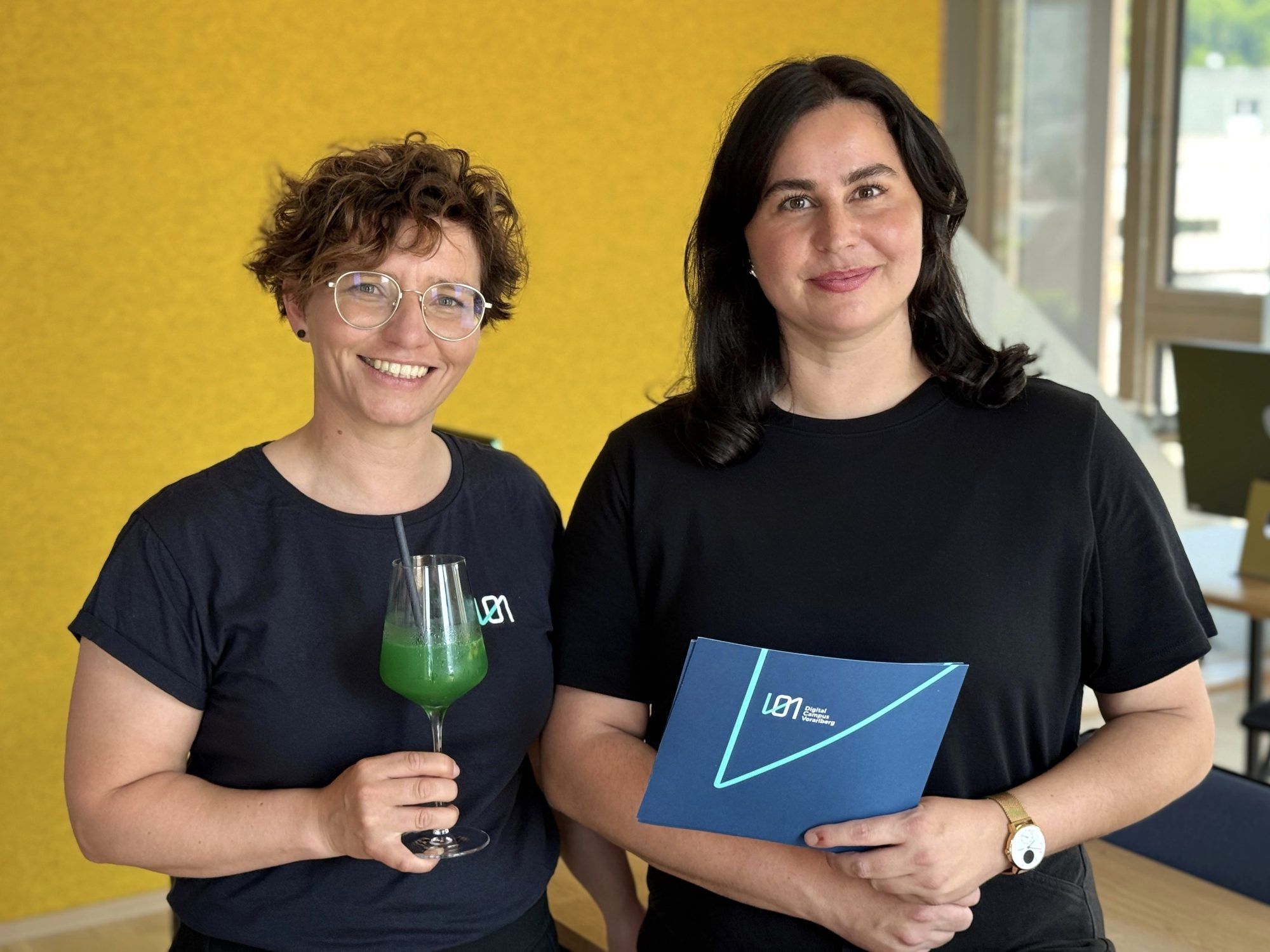 Markeringleiterin Daniela Berloffa Digital Campus V. und Moderatorin Nina Feuerstein (superfür Unternehmensberatung).