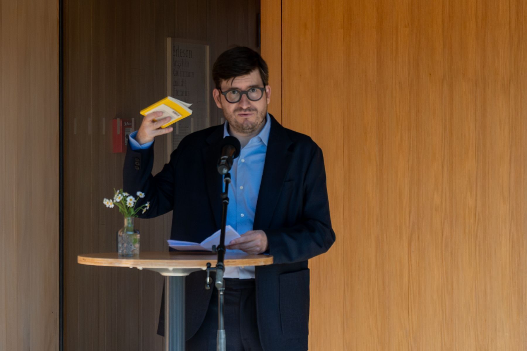 Kurator Thomas Hirtenfelder wies auf das Lesen als Kontrastprogramm hin