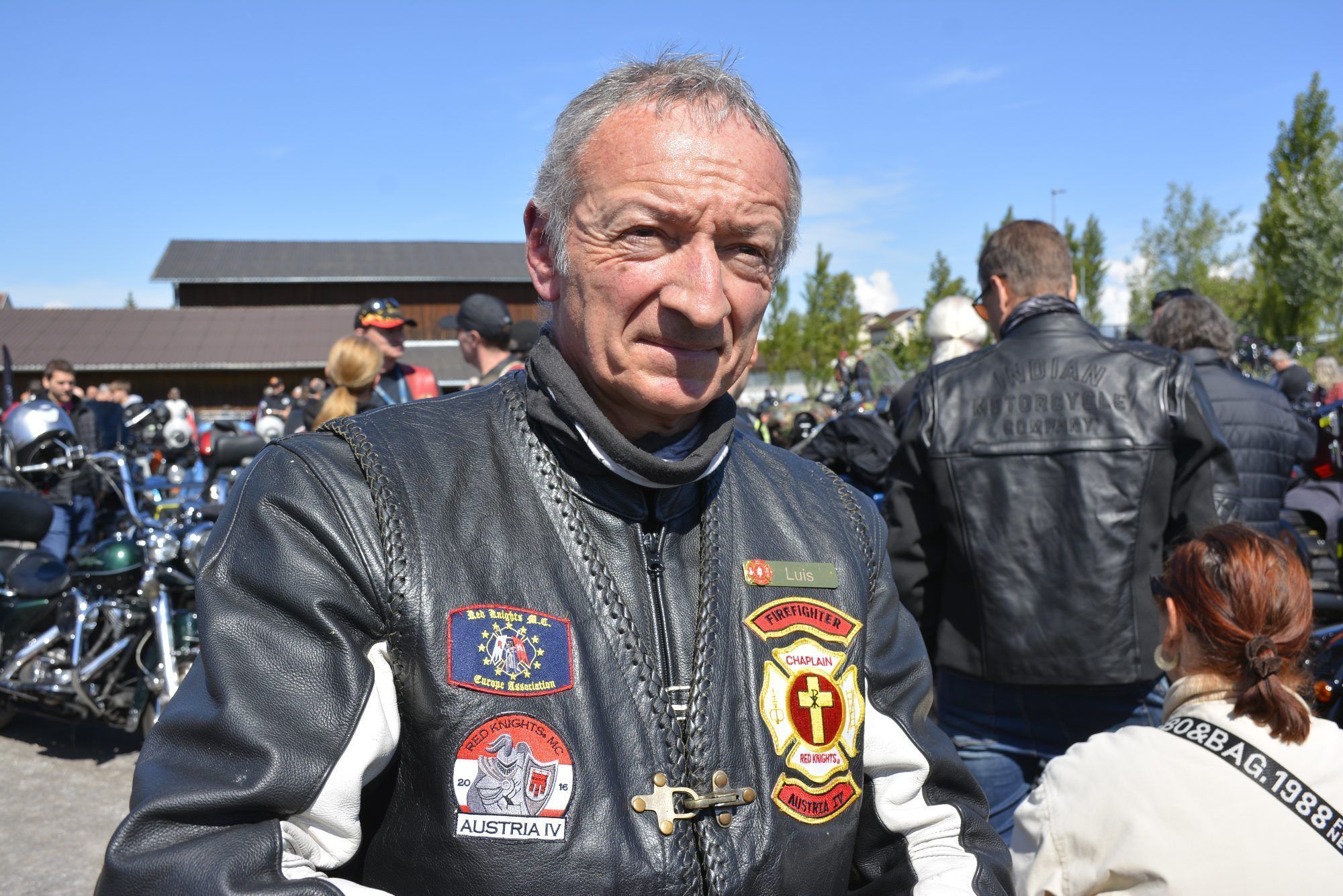 Pfarrer Alois im Lederkluft