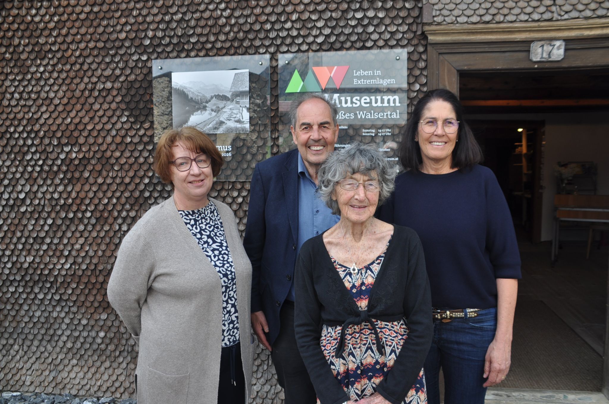 1. Monika Martin, Museums-Obmann Franz-Ferdinand Türtscher, Elisabeth Burtscher, Judith Nachbaur.