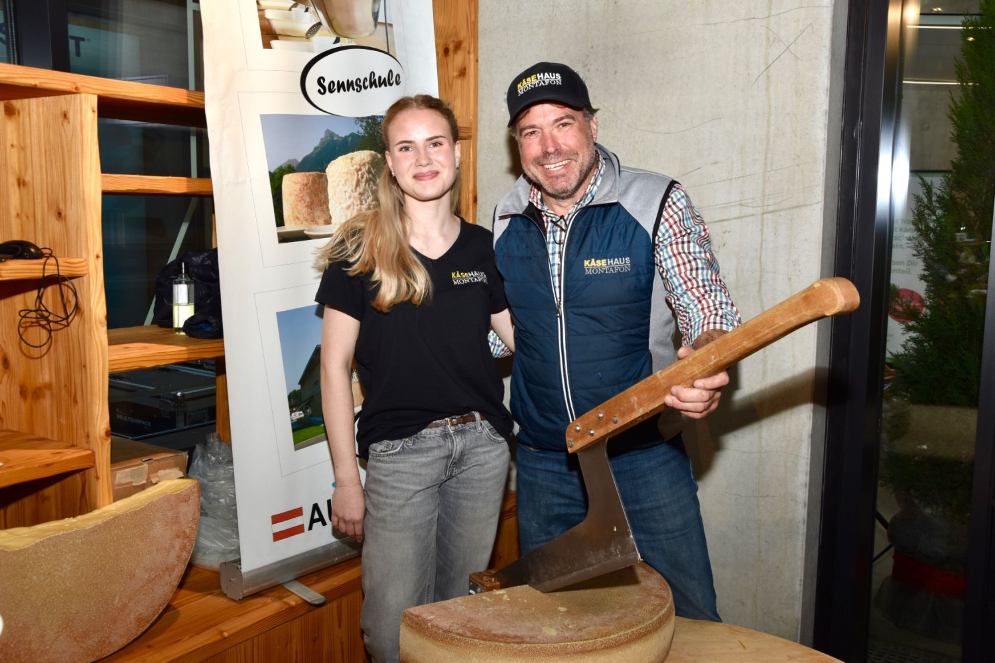 Werner Fritz (Käsehaus Montafon) mit Tochter Laura