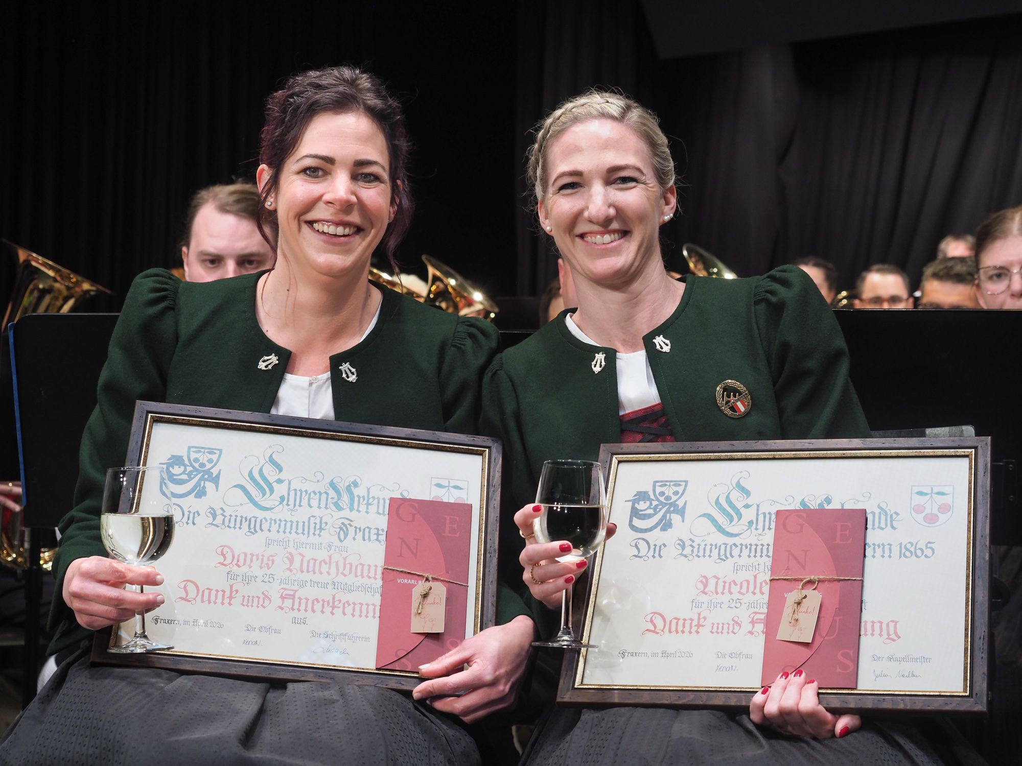 Die beiden Cousinen Doris Mittelberger und Nicole Dobler