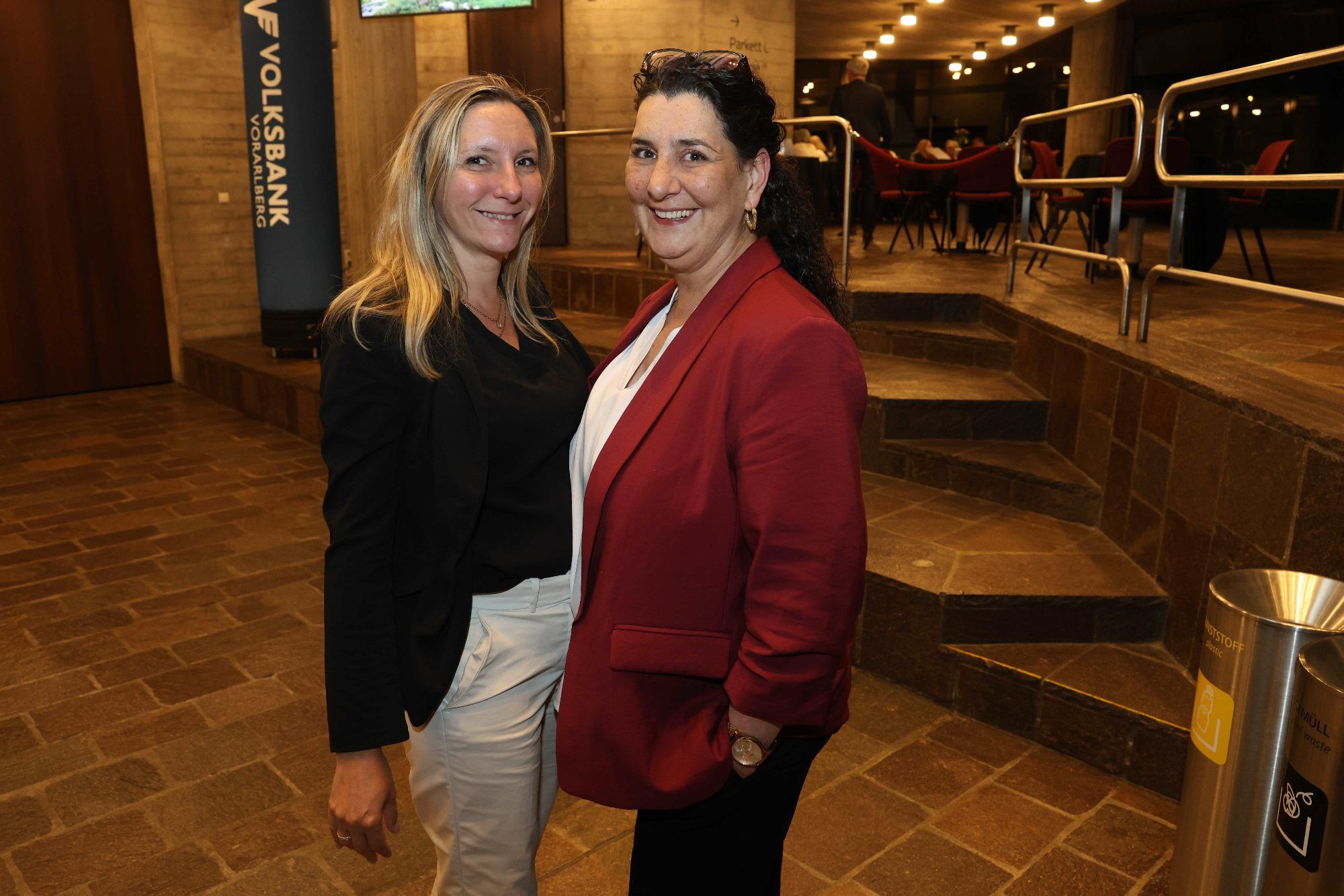 Alexandra Kraxner und Derya Dursun.