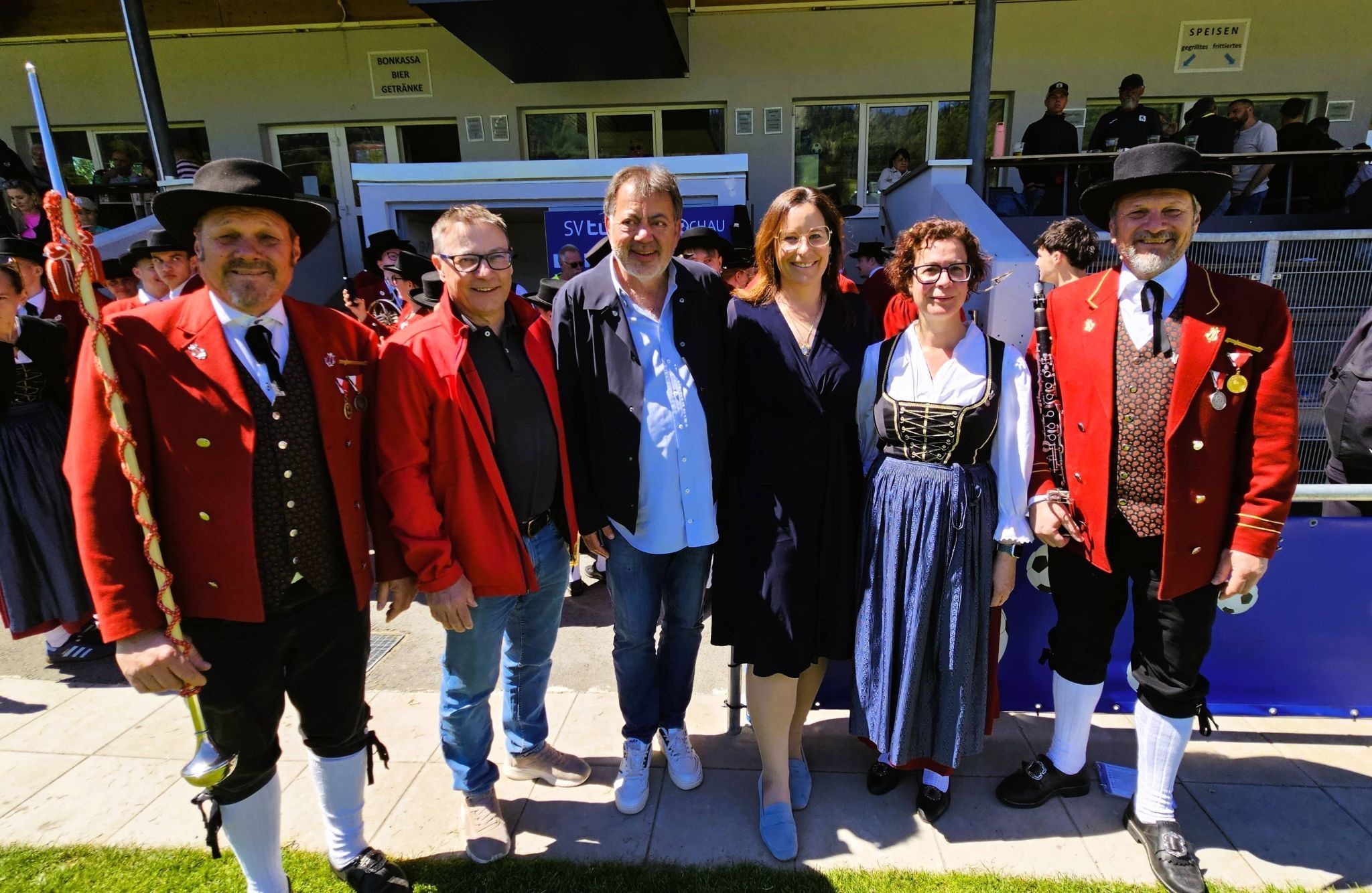 Stabführer Roland Immer, Christophorus Schmid, Obmann Egon Haag, Petra Böck, Marketenderin Kathrin Bader und Vorstand Helmut Immler.