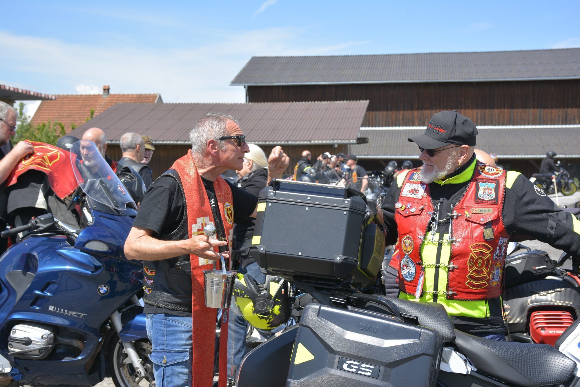 Pfarrer Alois kam in Lederkluft – und 350 Biker folgten ihm nach Hard