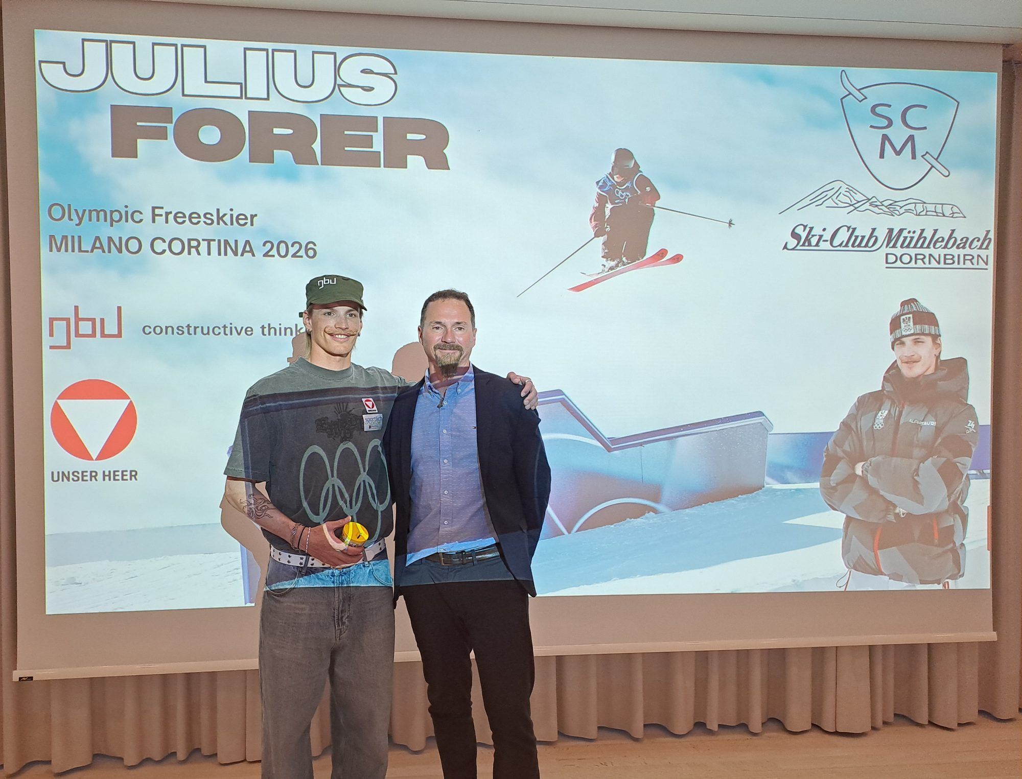 Obmann Andreas Hammerer stolz mit dem