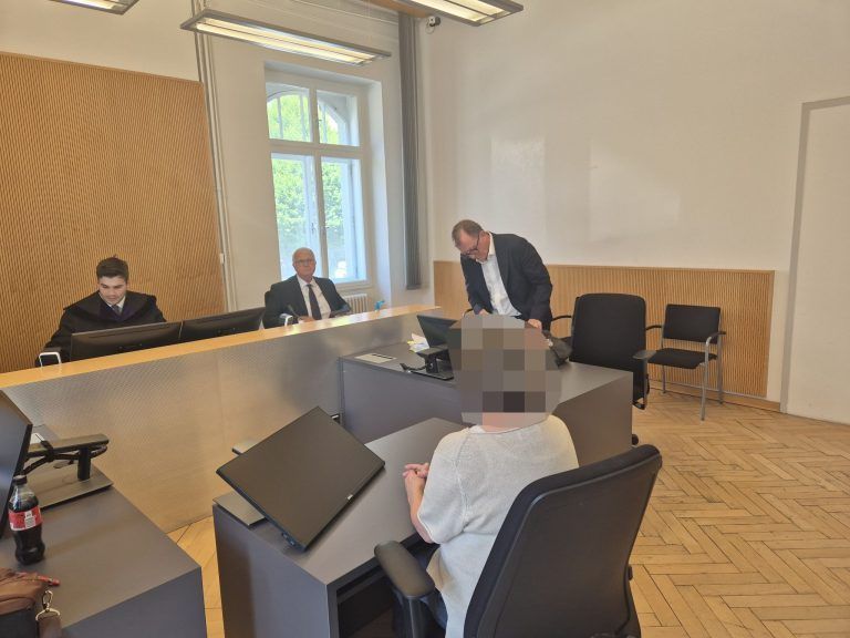 Angeklagte Ärztin.jpg