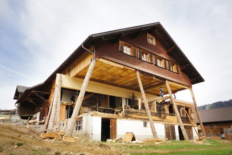 Holzbau Meusburger.jpg