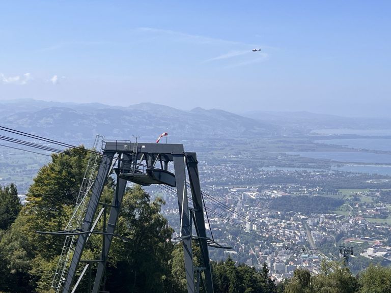 "patriotischer" Wandertag sorgt für Polizeieinsatz