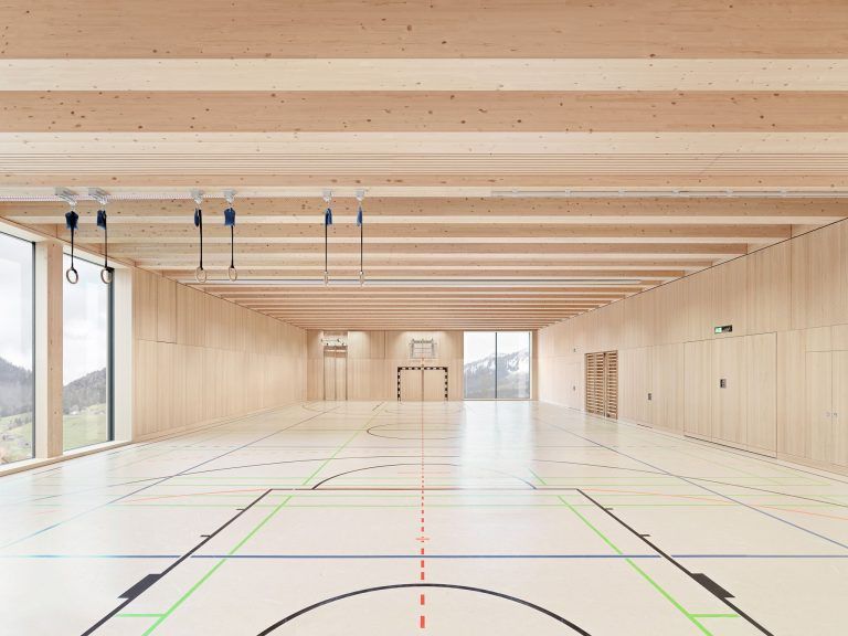 Schulen Hittisau Turnsaal 2 (c) Adolf Bereuter.jpg