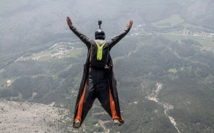 Wingsuit.jpeg