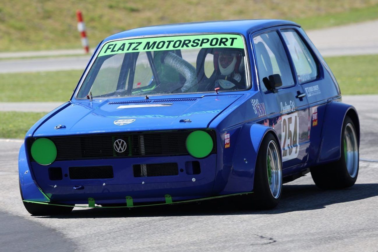Fünffach Cup-Sieger Kurt Flatz mit dem VW Golf