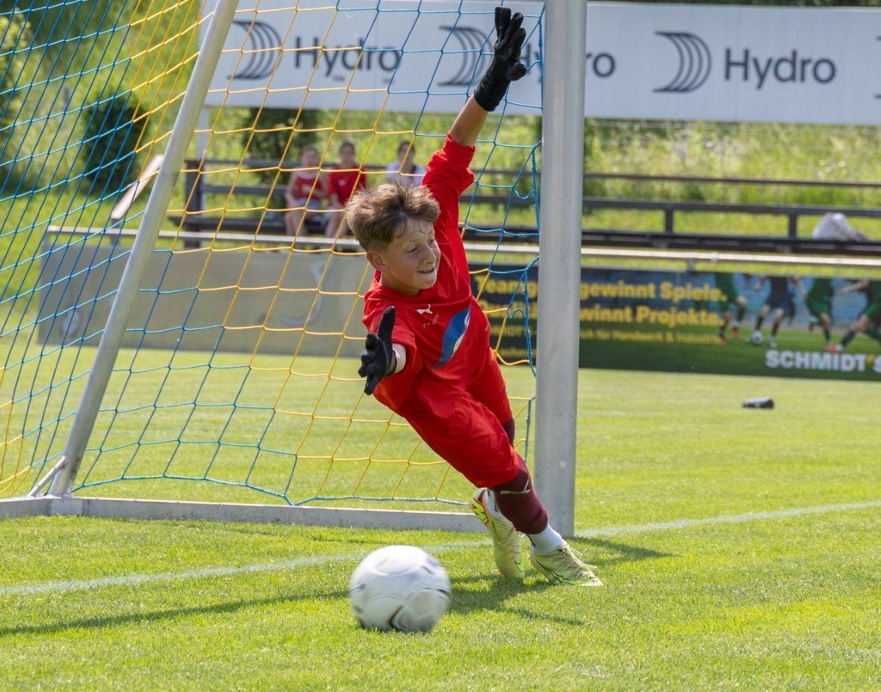 Mehrerau Tormann der Matchwinner.