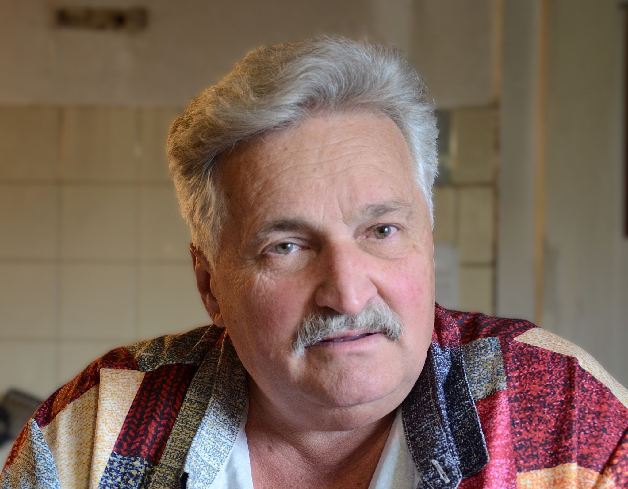 Rudi Längle widmet sein Leben Tieren, die niemand mehr haben will. HRJ