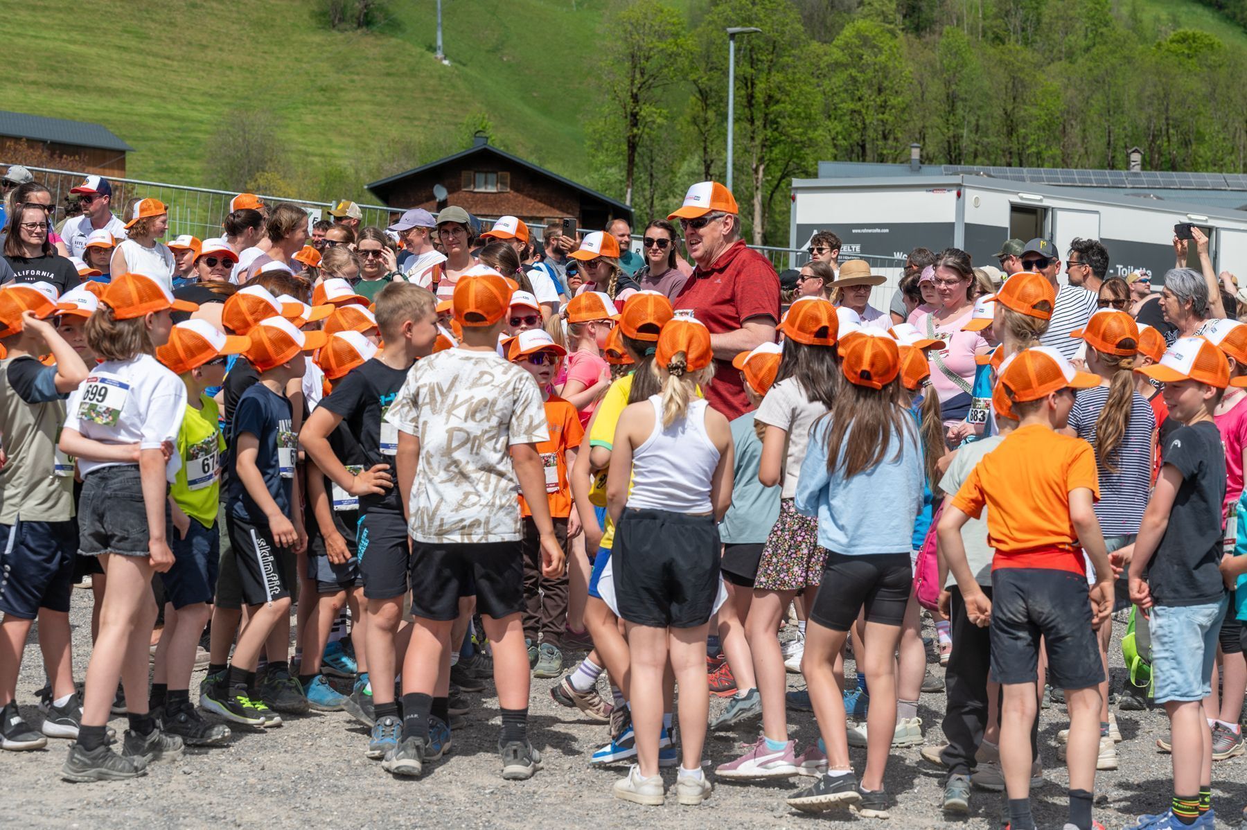 Auch die Volkschule Au nahm geschlossen am Lauf teil