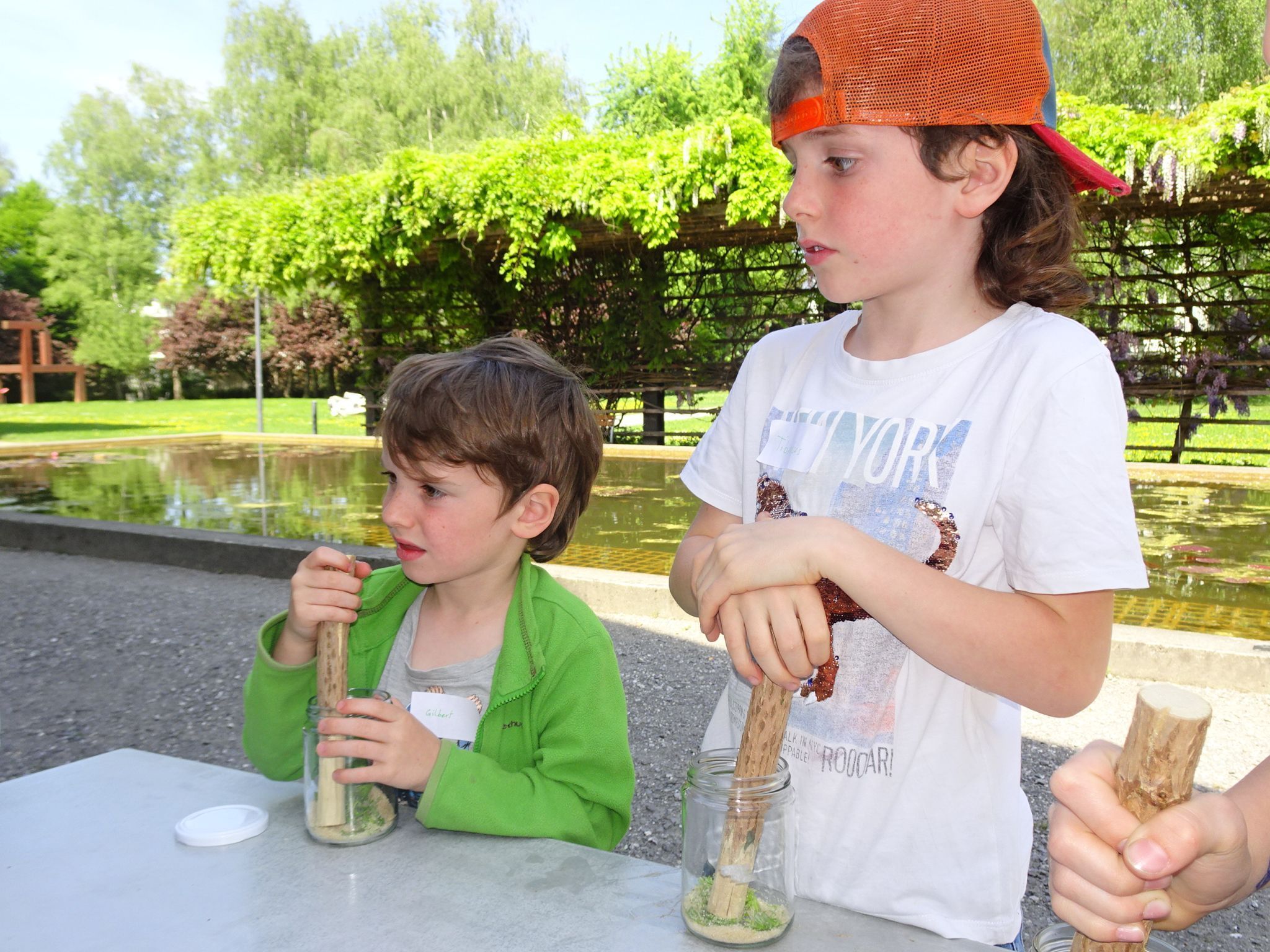 Beim Workshop des OGV Dornbirn wurde Naturwissen mit allen Sinnen erlebt.