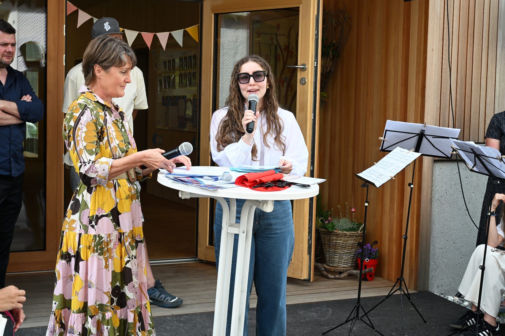 Kinderhaus-Leiterin Sophia Pointner erklärte den Besuchern das pädagogische Konzept.