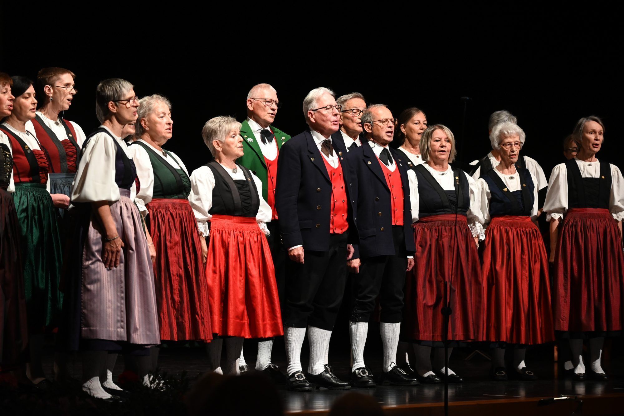 Der gemischte Chor der Trachtengruppe Lustenau.