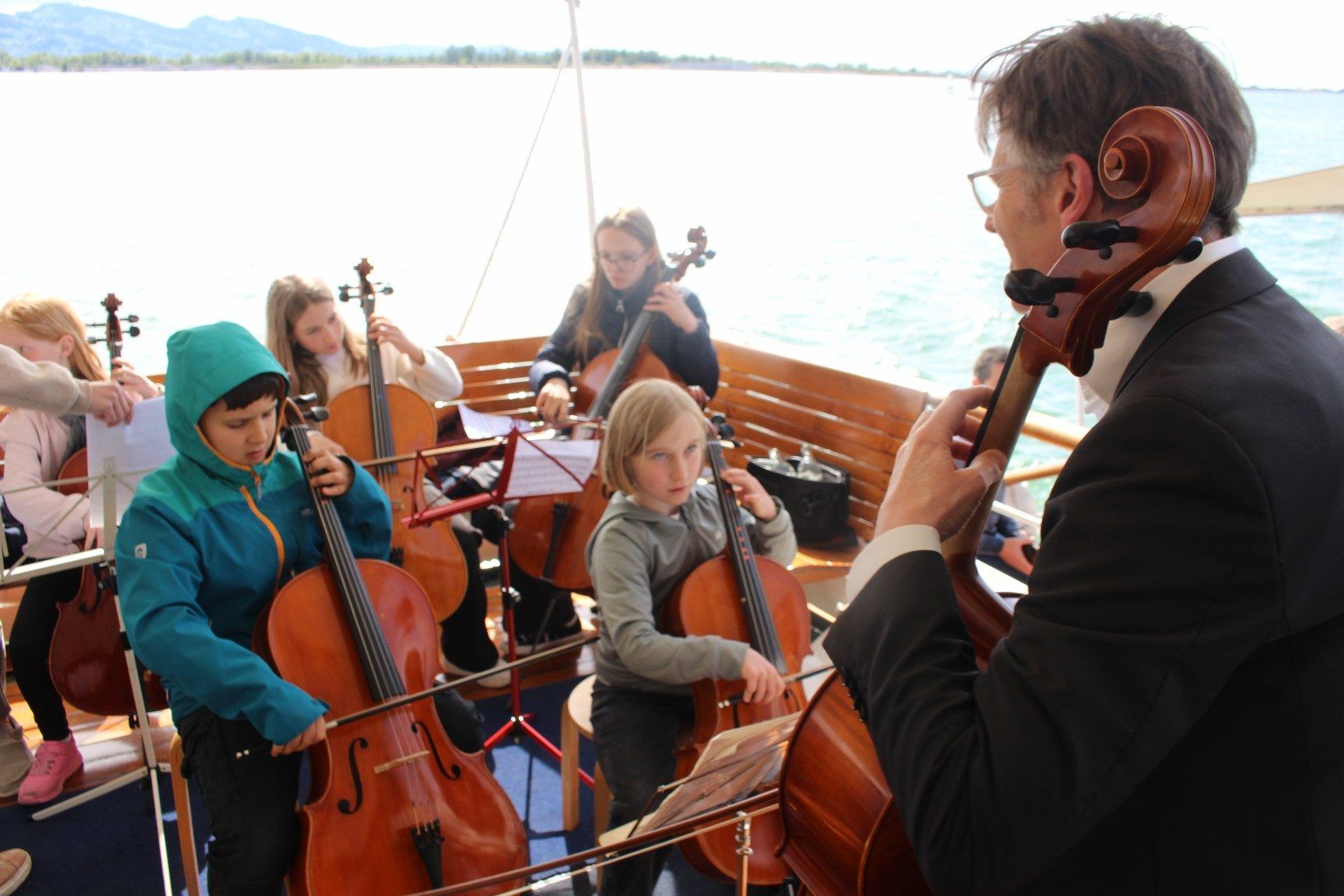 Mit Musik geht es noch einmal besser – Ensembles der Musikschule Hard sorgten für flotte Begleitung bei den Rundfahrten.
