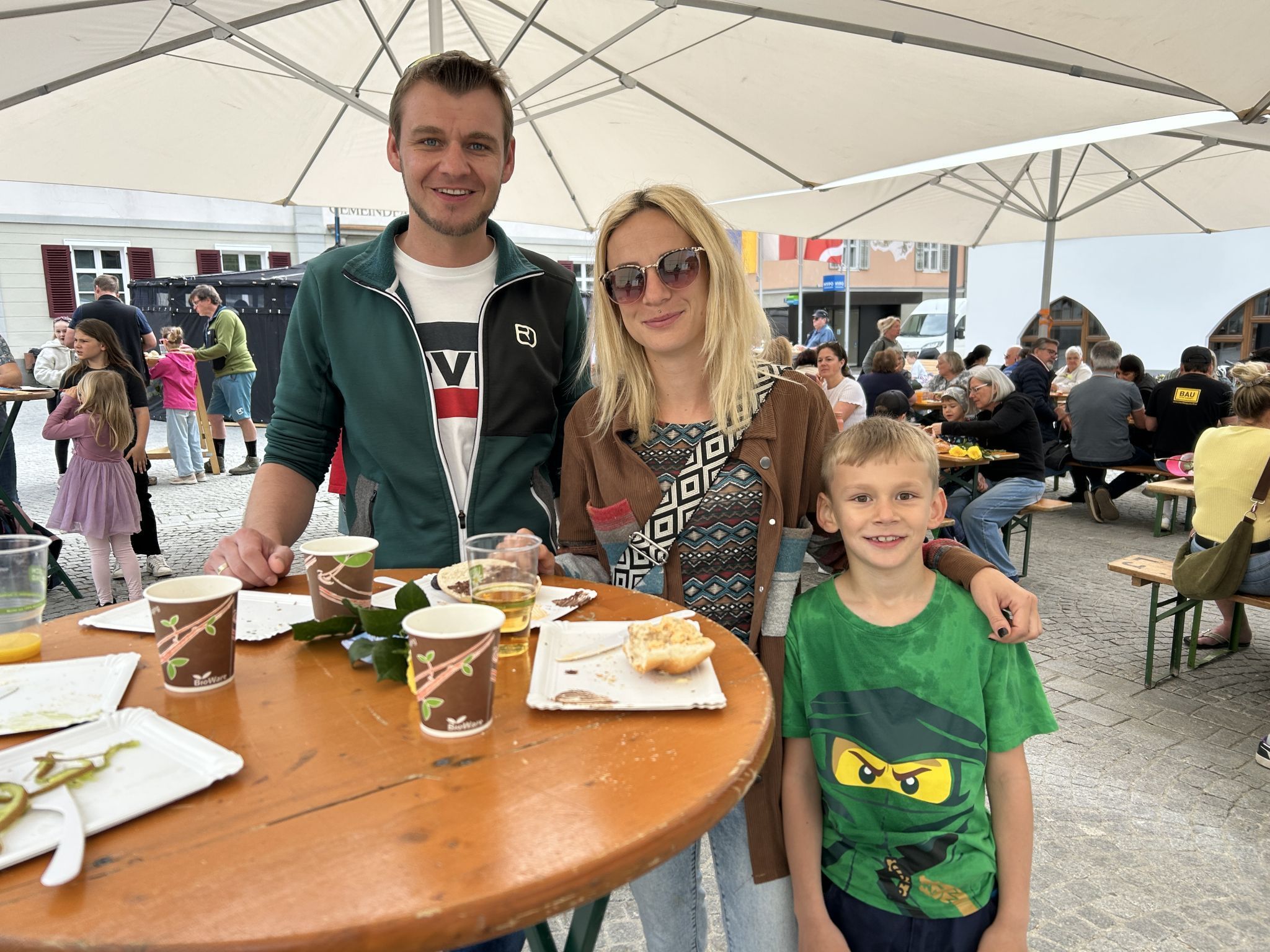 Impressionen vom Pfadi Frühstück am Schrunser Kirchplatz (Bildergalerie)