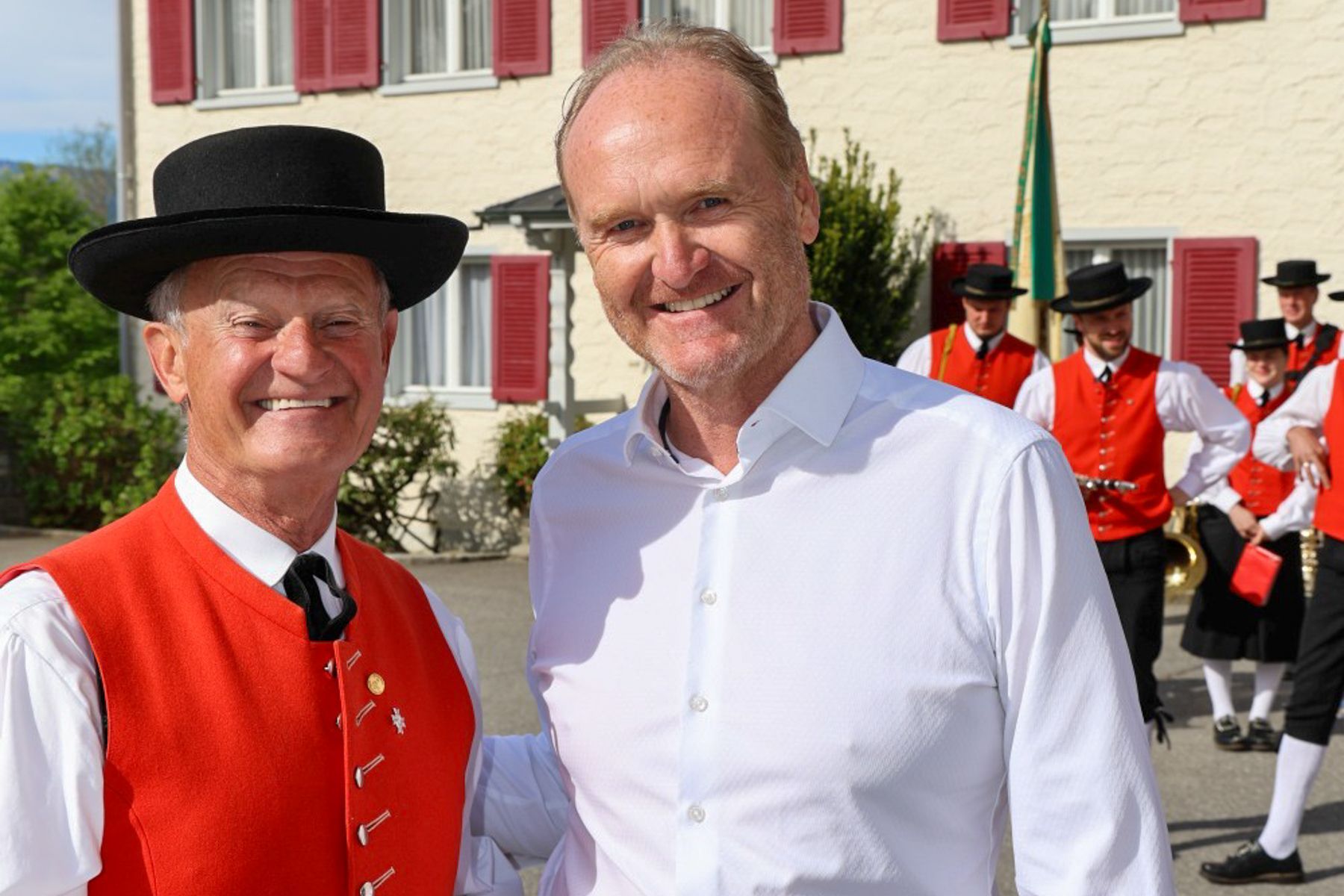 apellmeister Helmut Geist mit Bürgermeister Guido Flatz