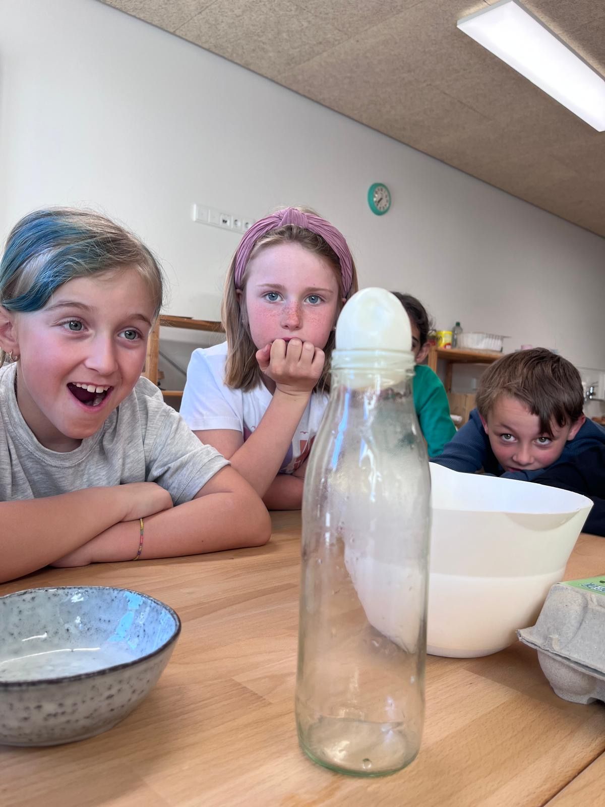 Fasziniert warteten die Kinder ab, was passiert (Bildergalerie)