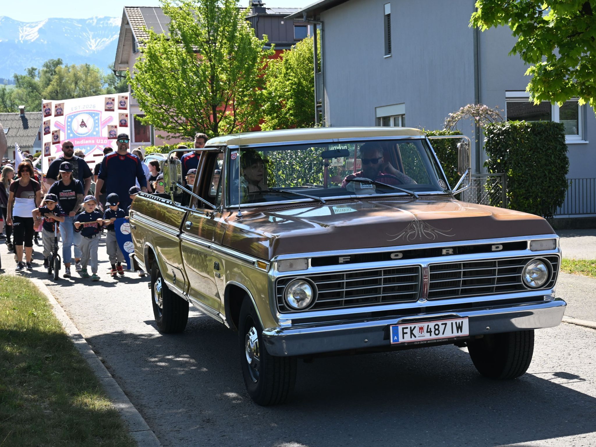 Ein ungewohnte Spektakel bot die Parade für die Anwohner im Forach. 