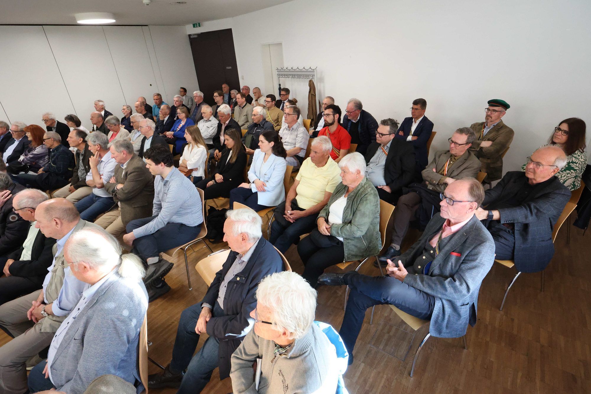 Der Saal war restlos gefüllt.