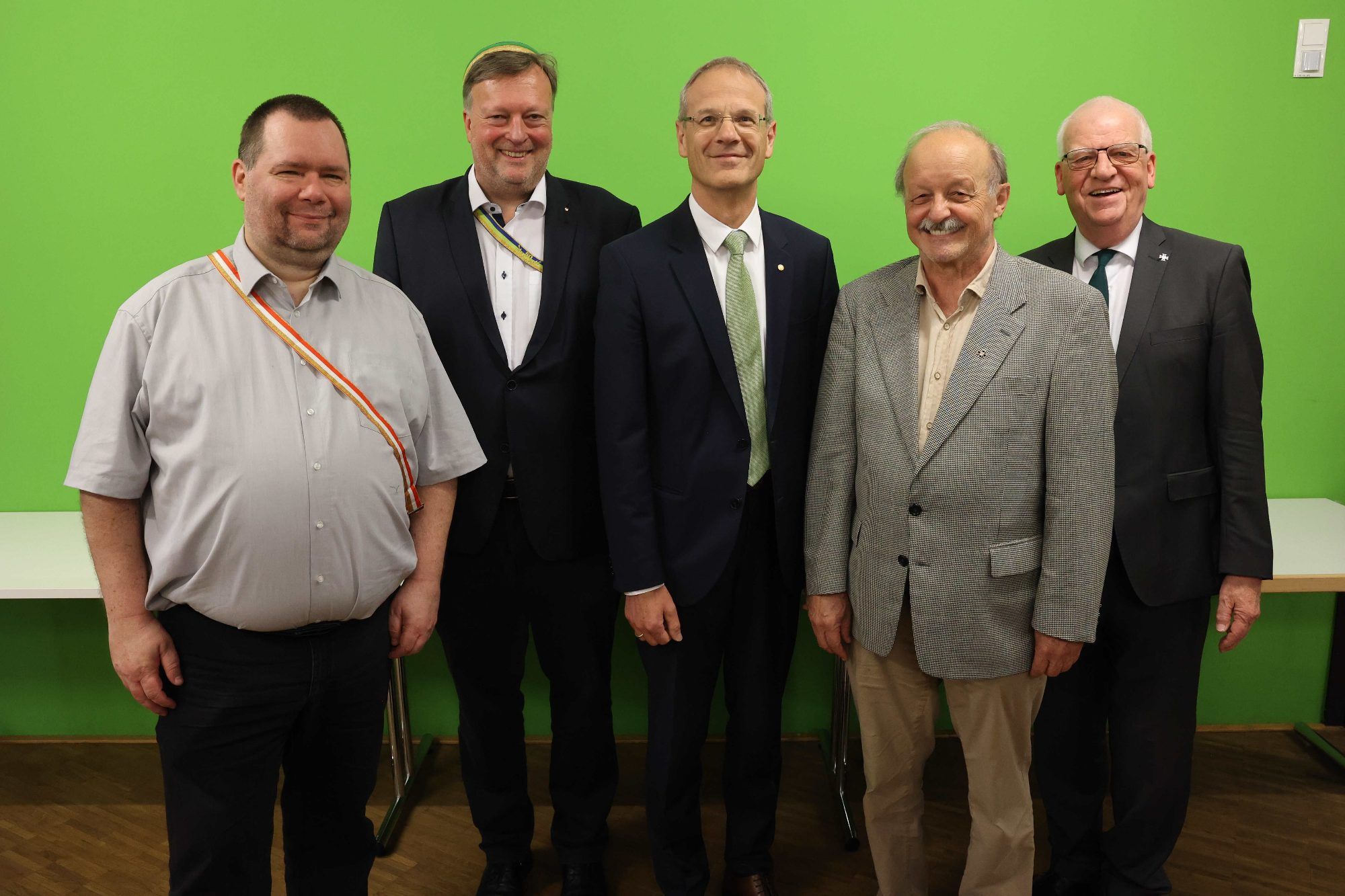 Alexander Waller (VMCV), Erich Gruber (VCV)m Referent Univ.-Prof. Walter Obwexer, Arnold Metzler (Kameeradschaftsbund) und Moderator Wolfgang Türtscher.