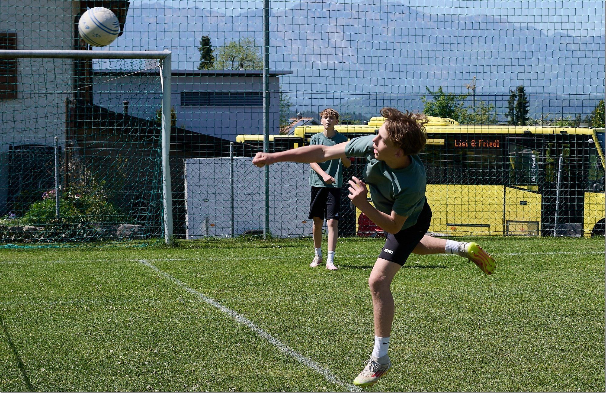 Tollen Faustballsport gab es zu sehen.