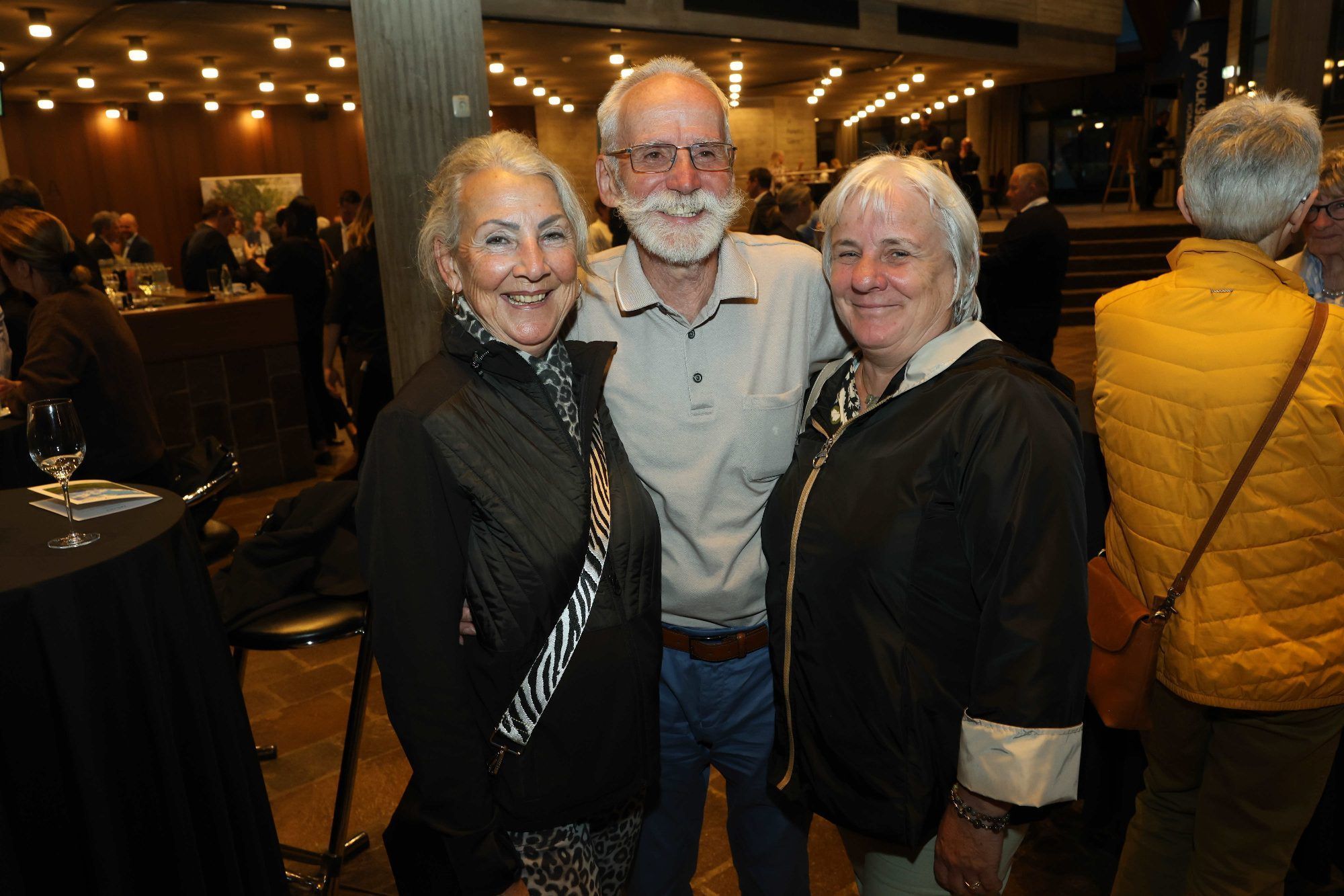 Franziska Öhlackerer, Wanderführer Jochen Campestrini und Brigitte Marte.