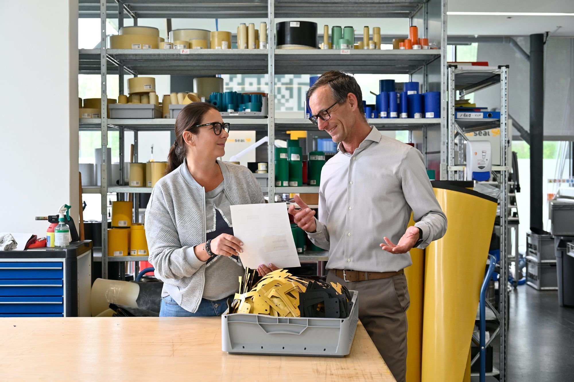 Für Geschäftsführer Gernot Stoppel sind Lernbereitschaft, Zuverlässigkeit, Eigeninitiative und Verantwortungsbewusstsein gesuchte Eigenschaften. Im Bild Monika Thurnher und Gernot Stoppel. Foto: tecnoseal