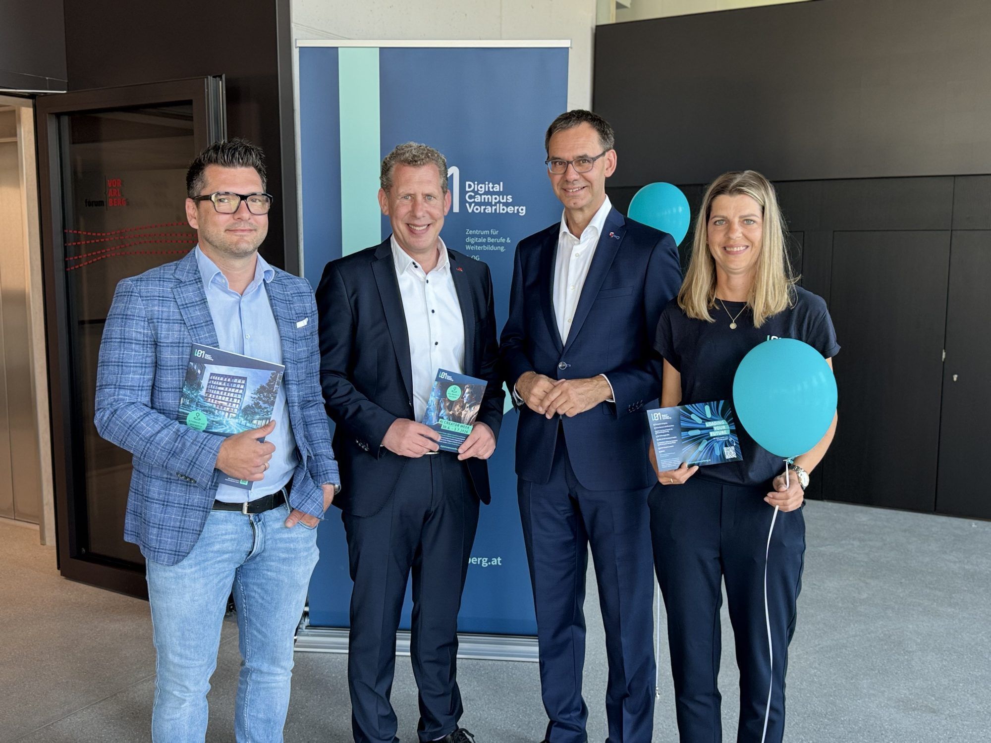 Geschäftsführer Thomas Berchtold, AK Präsident Bernhard Heinzle, Landeshauptmann Markus Wallner und Standortleiterin Bettina Krepper bei der feierlichen Eröffnung.