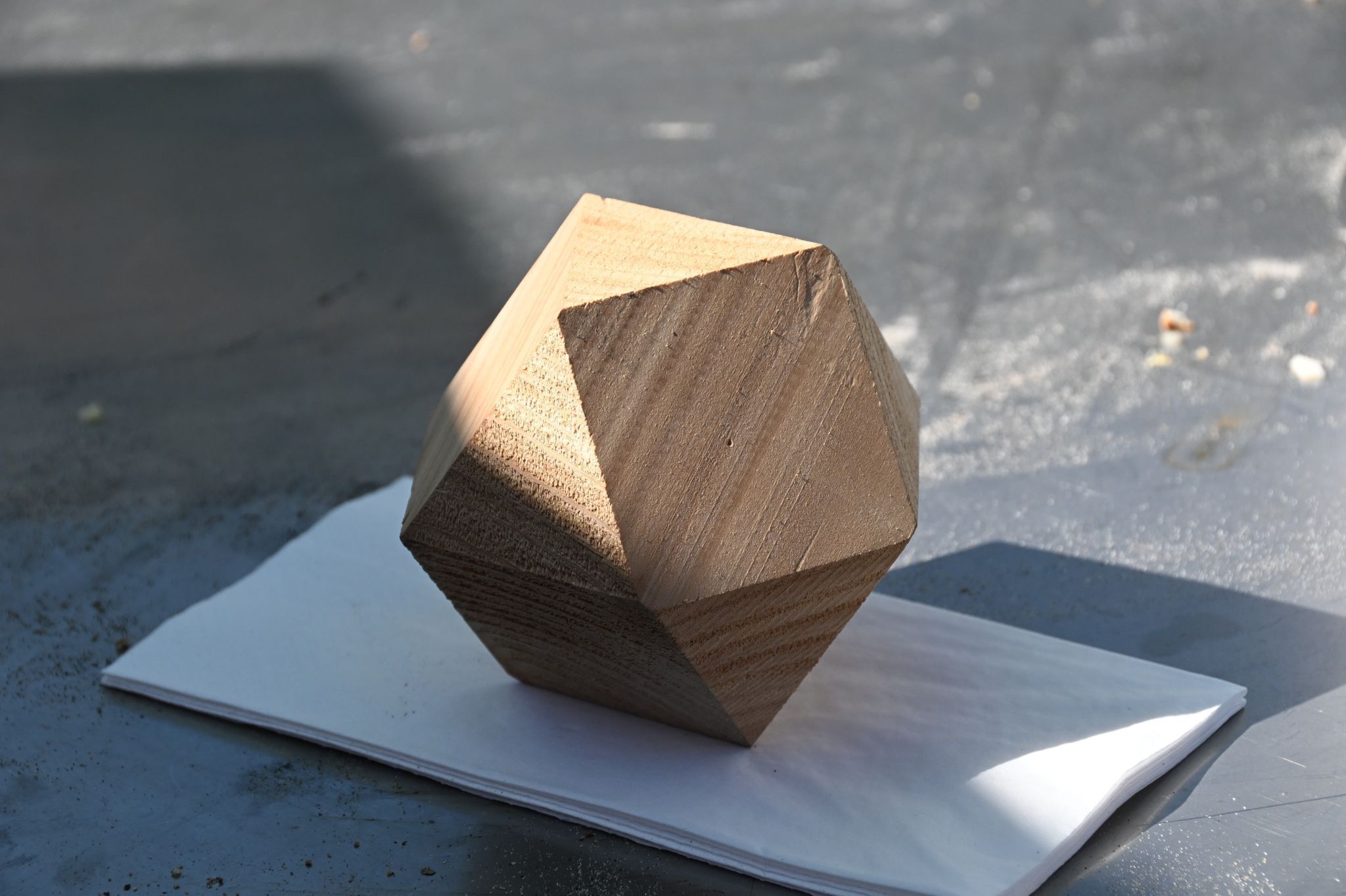 Modell für die Holzmöbel, die die Mittelschüler mit Robert Feuerstein bauen werden