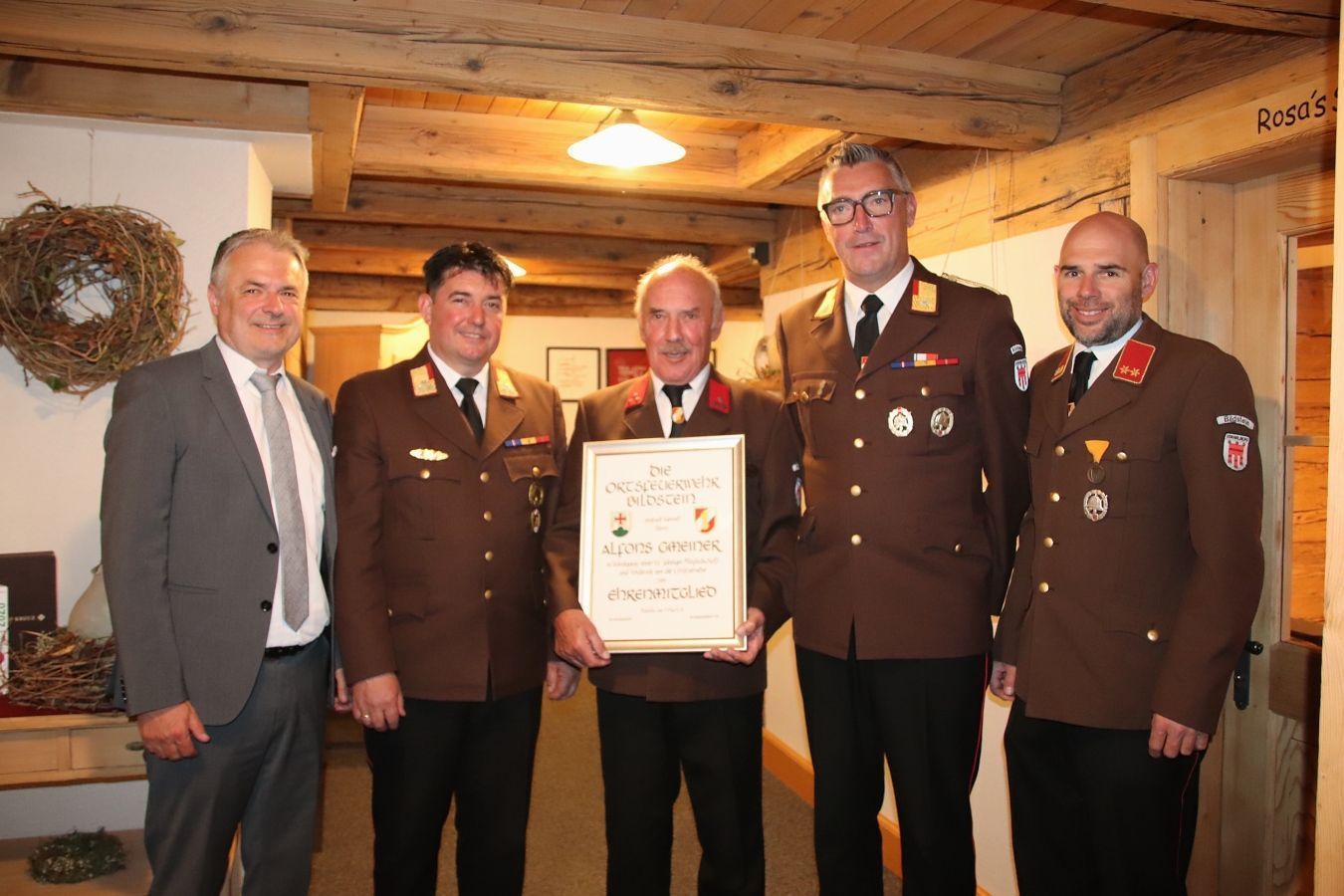 Bgm. Walter Moosbrugger, Bezirksfeuerwehrinspektor Reinhard Karg, Ehrenmitglied Alfons Gmeiner, Kommandant Markus Nenning, Kommandant-Stv. Mathias Gmeiner.