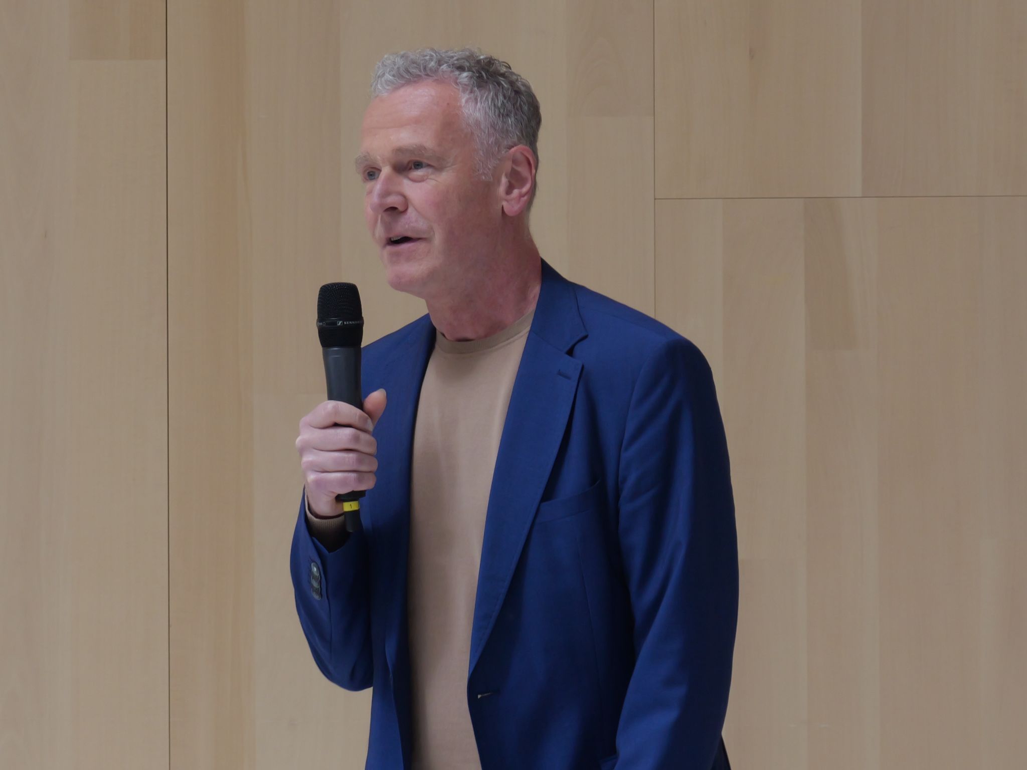 Augustin Wiedemann führte durch das anspruchsvolle Programm.