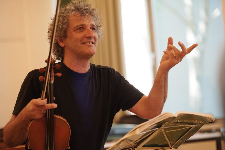 Cornelius Obonya bittet zum Spaziergang