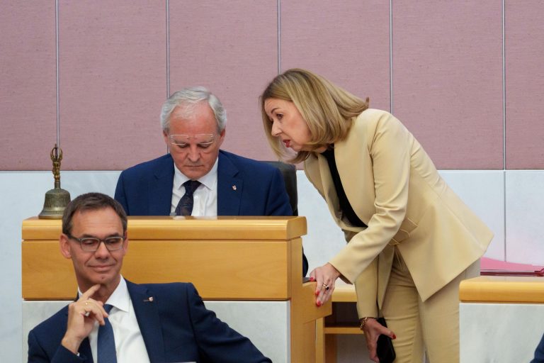 Tohuwabohu im Landtag: Landtagspräsident bricht Aktuelle Stunde ab – dann braucht es den Videobeweis