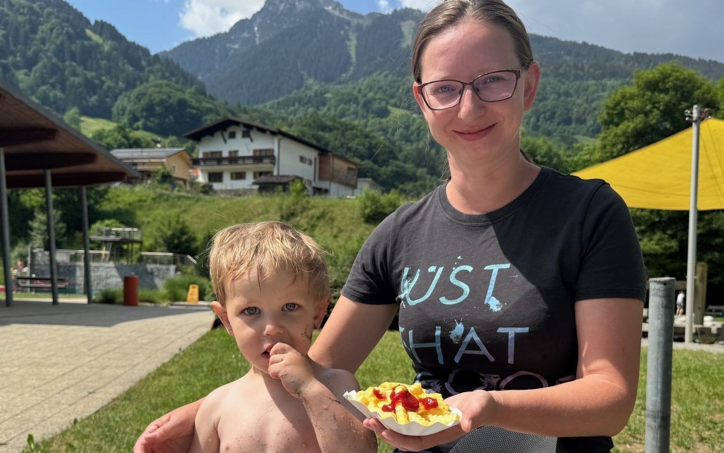Pommes müssen sein – doch Freibad-Essen wird für Familien zur Kostenfrage