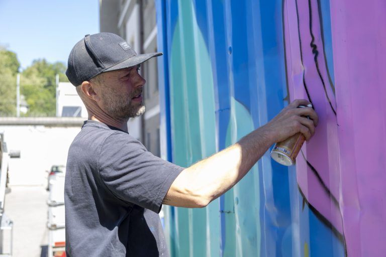 "Sitzen sonst 20 Stunden in der Zelle": Warum junge Häftlinge in Feldkirch zur Spraydose greifen