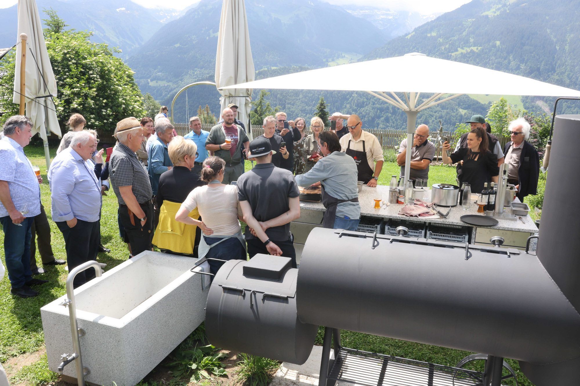 Festmahl in unvergleichlicher Grillwiese