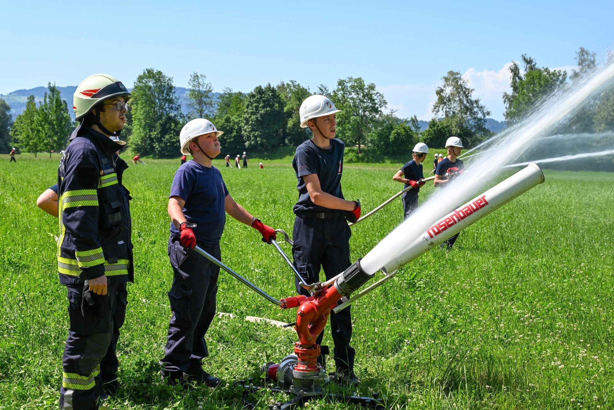 Auch Wasserwerfer kamen zum Einsatz.
