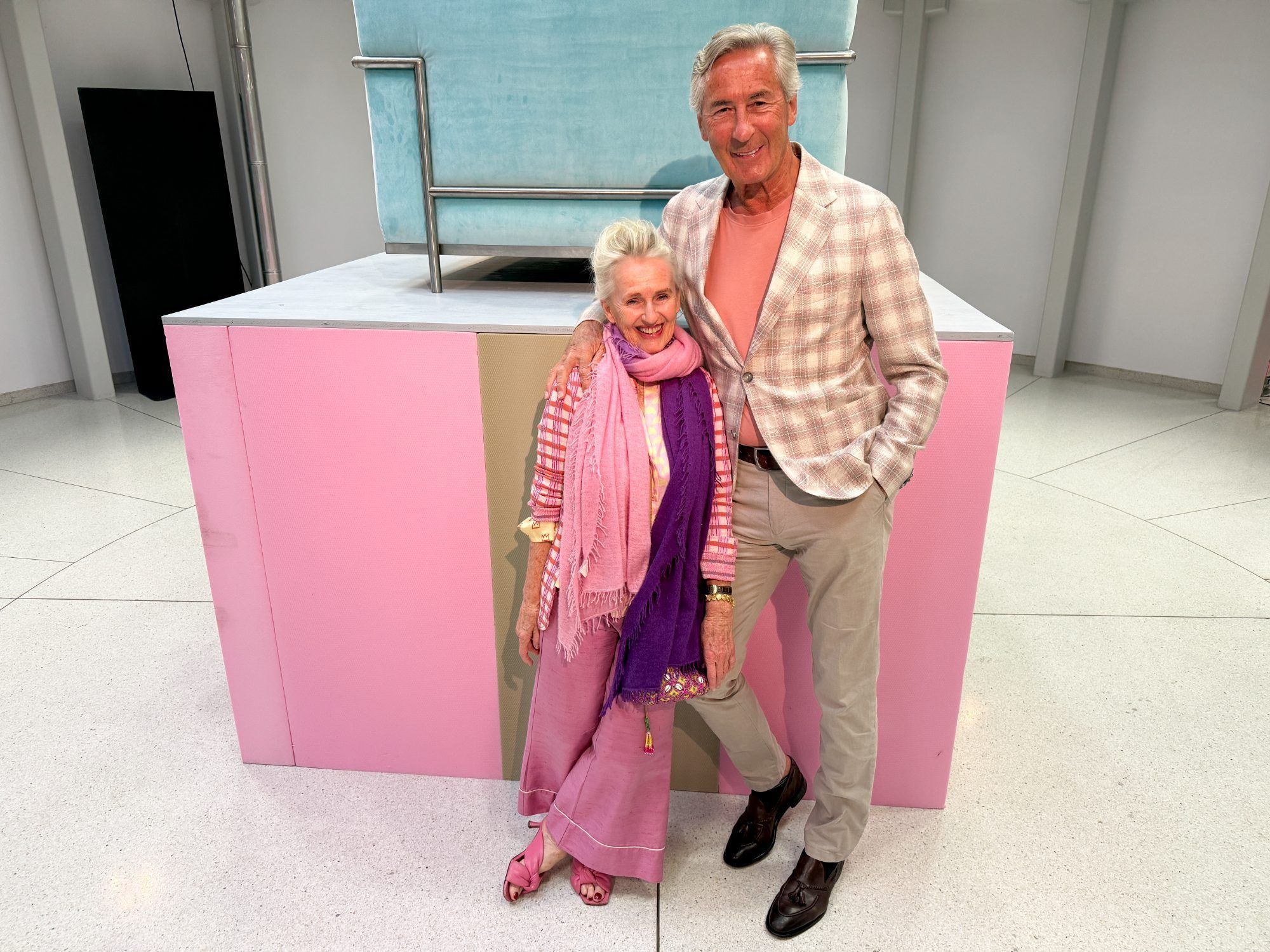 Uli Zumtobel und Franz Wölfer farblich abgestimmt zur Kunst