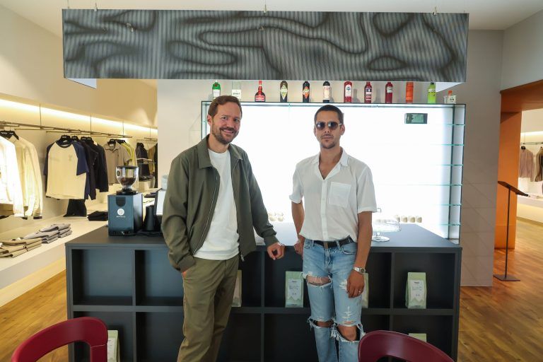 Ein Pop-up-Café vor und im Bregenzer Modehaus