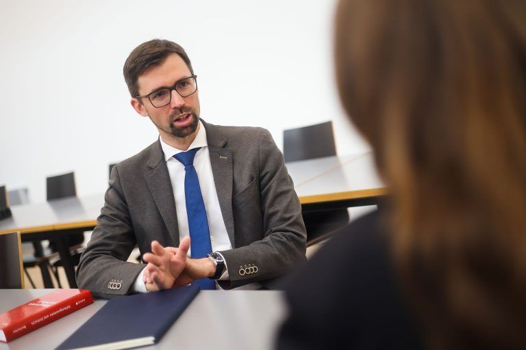 Der Mann, der erforscht, wie wir morgen bezahlen werden