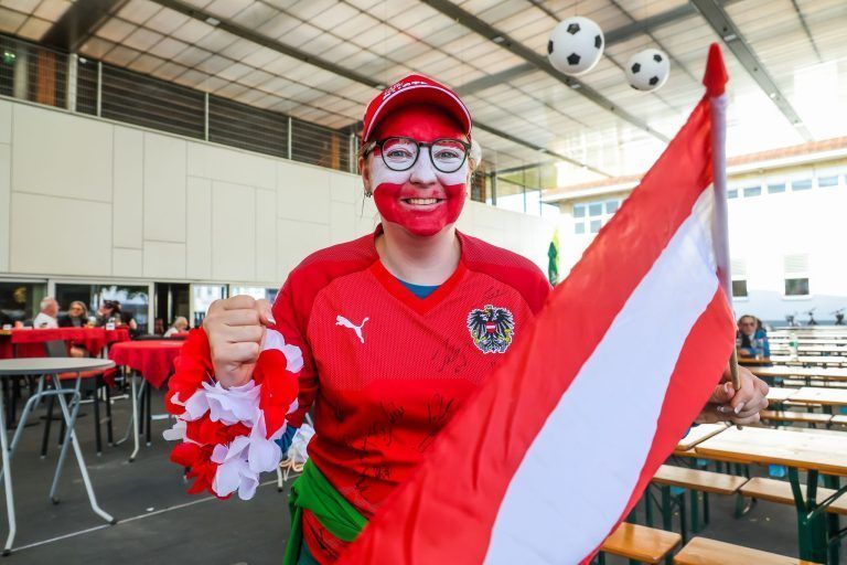 Public Viewing erst nach Behördenmarathon